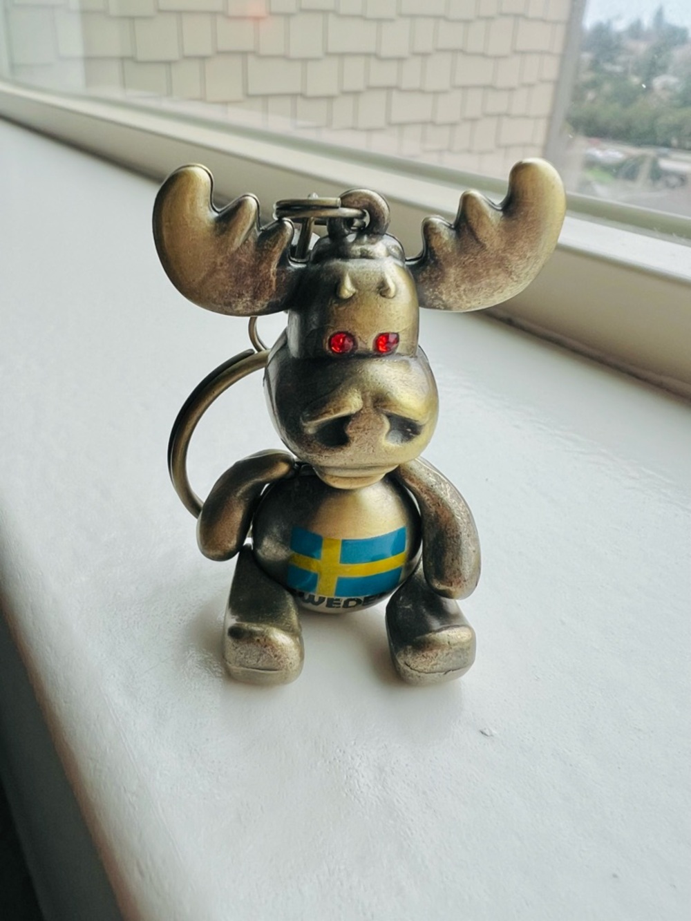 Bronze-Tone Moose Keychain with Sweden Flag